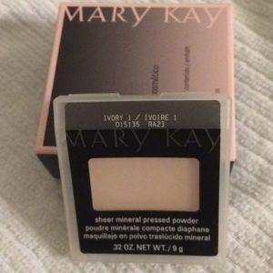 Marykay sheer mineral pressed powder